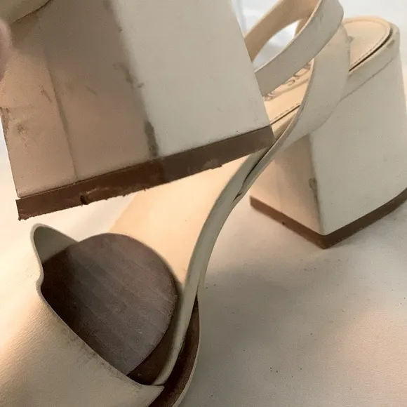 TOD’S Block Heel Leather Sandals