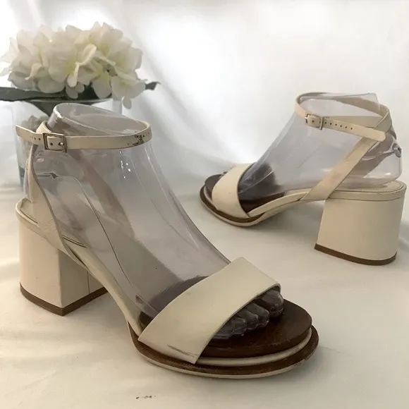 TOD’S Block Heel Leather Sandals