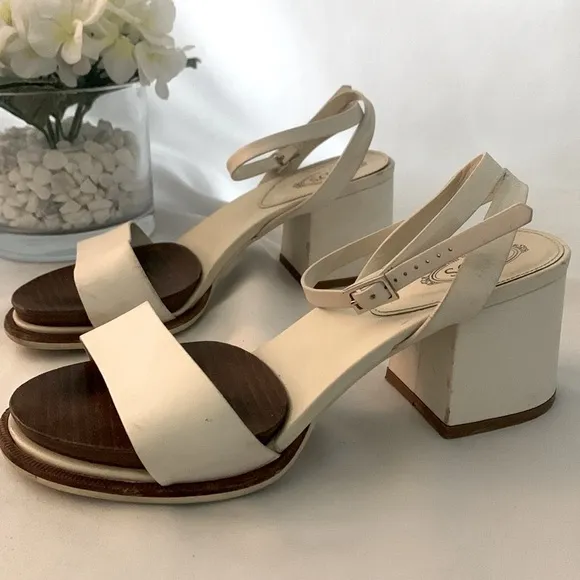 TOD’S Block Heel Leather Sandals