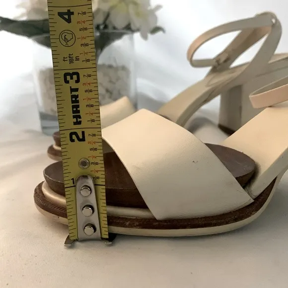 TOD’S Block Heel Leather Sandals