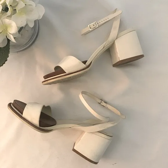 TOD’S Block Heel Leather Sandals