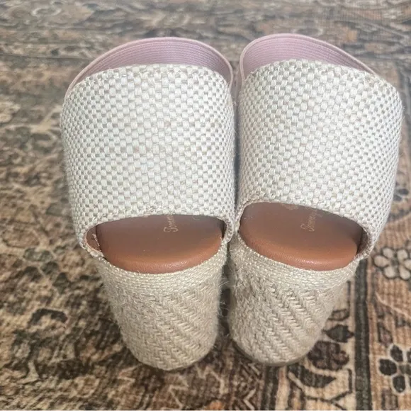 Tommy Bahama Amalia Pink Wedge Espadrille close toe stretch Sandals 8M