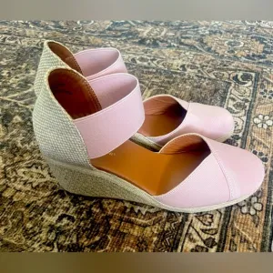 Tommy Bahama Amalia Pink Wedge Espadrille close toe stretch Sandals 8M