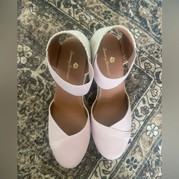 Tommy Bahama Amalia Pink Wedge Espadrille close toe stretch Sandals 8M