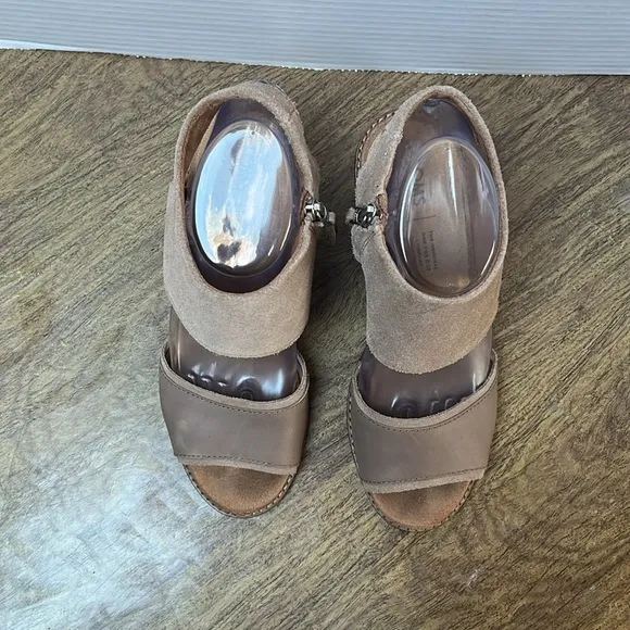 Toms Beige Tan Nude Taupe Majorca Block Heel Sandals Size 8.5