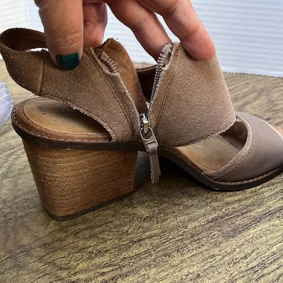 Toms Beige Tan Nude Taupe Majorca Block Heel Sandals Size 8.5