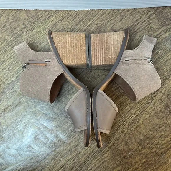 Toms Beige Tan Nude Taupe Majorca Block Heel Sandals Size 8.5