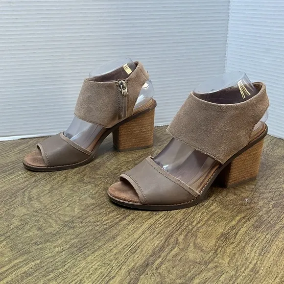 Toms Beige Tan Nude Taupe Majorca Block Heel Sandals Size 8.5