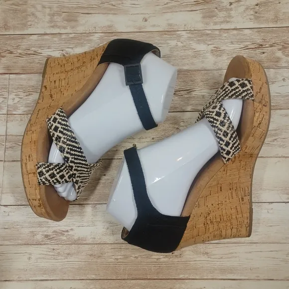 TOMS Cork Wedge Strappy Sandals Heels Ankle Strap Shoes Black Tan Size 7.5