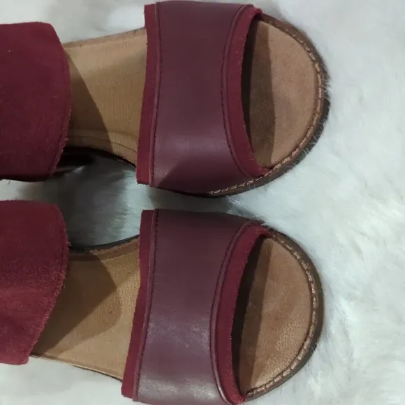 TOMS Majorca Burgundy Suade Block Heel Sandals ~ EUC