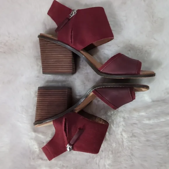 TOMS Majorca Burgundy Suade Block Heel Sandals ~ EUC