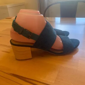 Toms teal corduroy and suede wood block heel sandals size 8.5