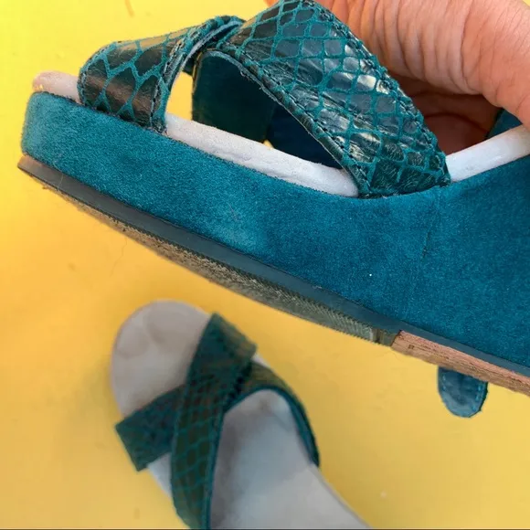 TOMS teal snake print wedge size 6.5 suede shoes