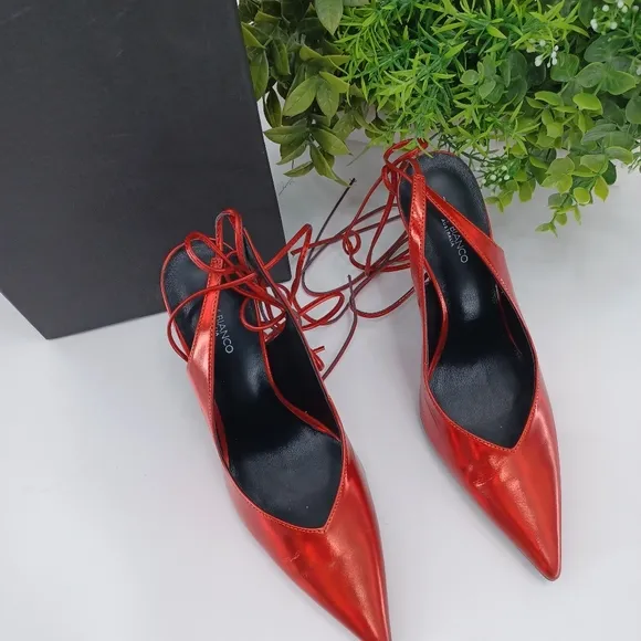 TONY BIANCO Red Glint Pump