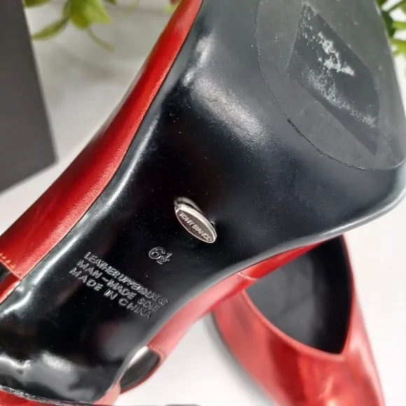 TONY BIANCO Red Glint Pump