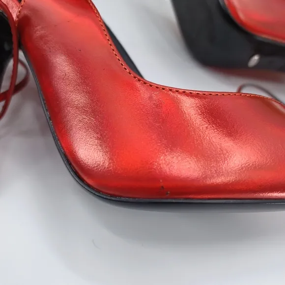 TONY BIANCO Red Glint Pump