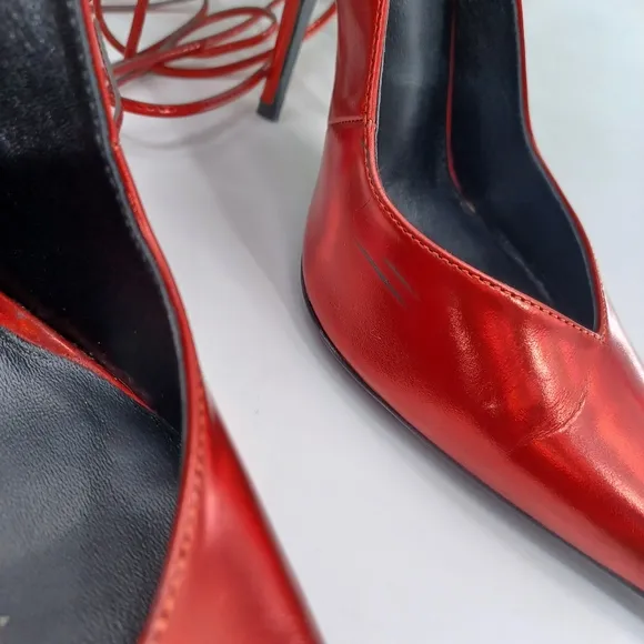 TONY BIANCO Red Glint Pump