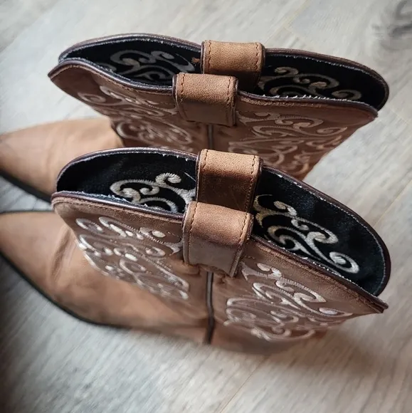 Tony Lama Embroidered Western Tan Cream Cowgirl Boots Size 8