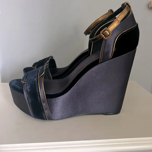 Tory Burch Alexia Navy Blue/Gold Velvet and Satin Wedge Sandal Heels Size 10