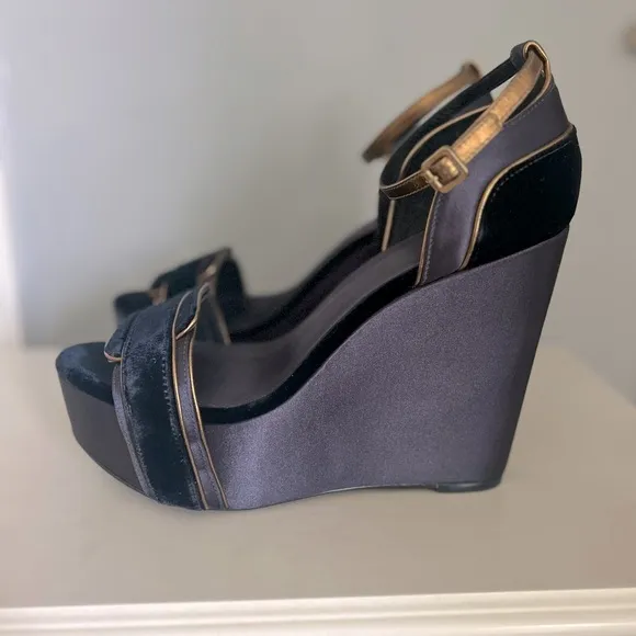 Tory Burch Alexia Navy Blue/Gold Velvet and Satin Wedge Sandal Heels Size 10