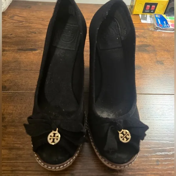 Tory Burch Black Espadrille Wedge Heels Peep Toe Size 6 made in Spain Bow