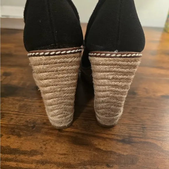 Tory Burch Black Espadrille Wedge Heels Peep Toe Size 6 made in Spain Bow