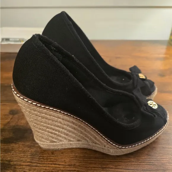 Tory Burch Black Espadrille Wedge Heels Peep Toe Size 6 made in Spain Bow