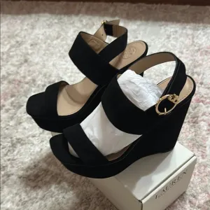 Tory Burch Black Wedge Sandals with Elegant Design