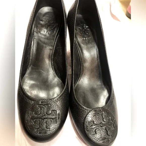 TORY BURCH black wedge