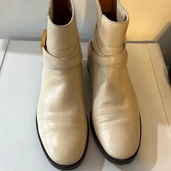 TORY BURCH CHELSEA BOOTIE SIERRA ANTIK, COLOR CODE DULCE DE LECHE 215