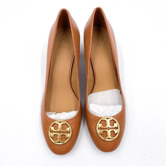 Tory Burch Chelsea Pumps Tan Leather Block Heels Gold Medallion Logo Sz 11