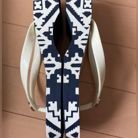 Tory Burch Designer Printed Carved Wedge Flip-flop in Blue Sandals Shoes Size 7