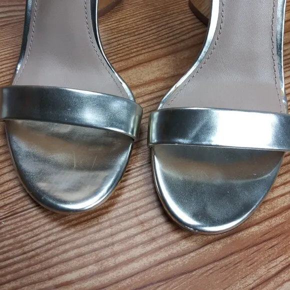 TORY BURCH gold Elizabeth Patent Leather block high heel strappy sandals size 6M