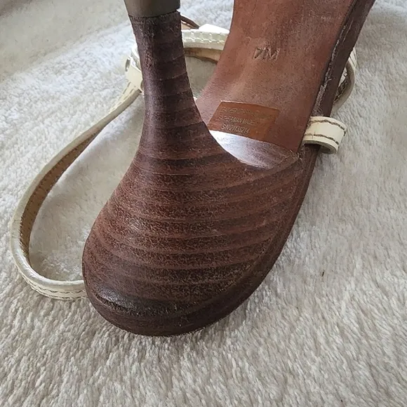 TORY BURCH KAILEY - Kitten heel sandals, iced coffee, approx. 2.7&quot; heel, size 7