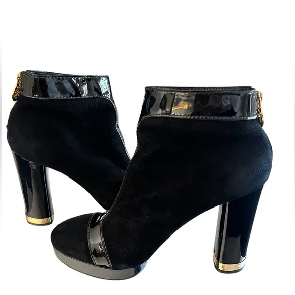 Tory Burch Patent Leather trim block heel ankle booties. Size 8.5 Black