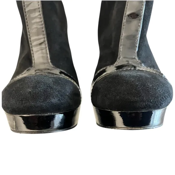 Tory Burch Patent Leather trim block heel ankle booties. Size 8.5 Black