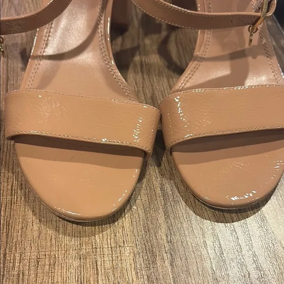 Tory Burch Patent LeatherTan Strappy Sandals with 3” Block Heel Worn once size 9