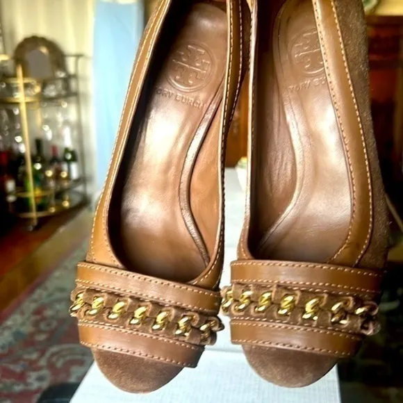 Tory Burch Shoes Brown Leather Heels Size 5.5 US ,Close Toe.