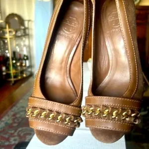 Tory Burch Shoes Brown Leather Heels Size 5.5 US ,Close Toe.