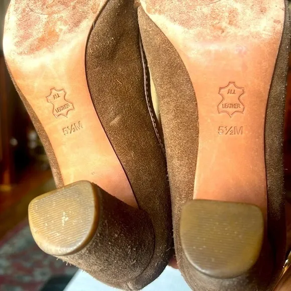 Tory Burch Shoes Brown Leather Heels Size 5.5 US ,Close Toe.