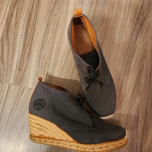 Tory burch wedge booties size 8