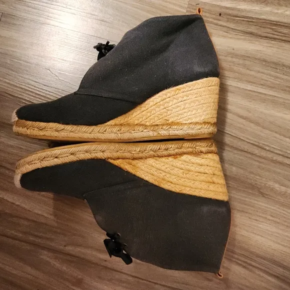 Tory burch wedge booties size 8