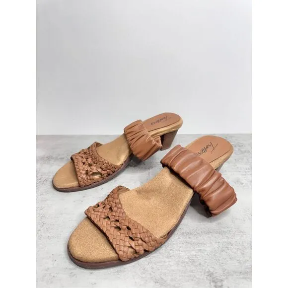 Trotters Sandals Size 8 Brown Leather Double Strap Block Heel NEW