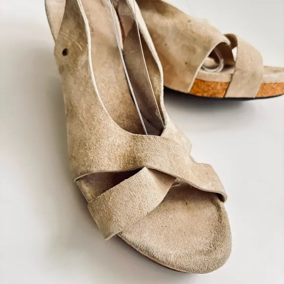 UGG Beige Suede Cork Sandals Wedge Platform Woman’s Shoe Size 9