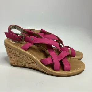 UGG Gaiana pink leather wedge sandals size 7