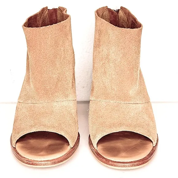 UGG Ginger Peep Toe Block Heel Suede Booties Ankle Boots Size 7
