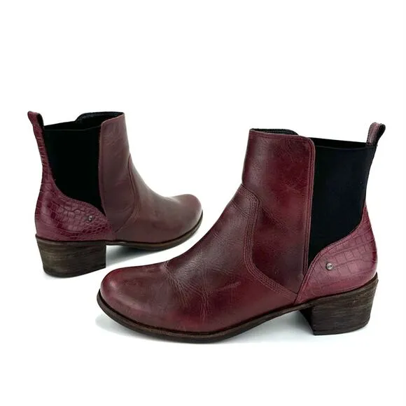 UGG MERLOT WINE LEATHER EMBOSSED AT HEEL STACKED BLOCK HEEL CHELSEA ANKLE BOOTS