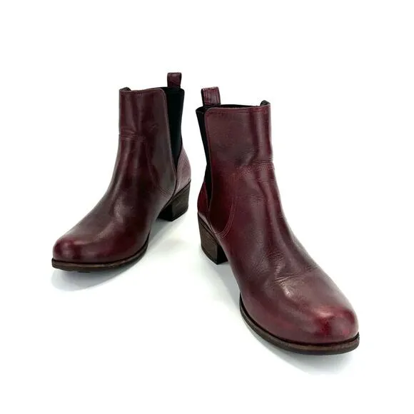 UGG MERLOT WINE LEATHER EMBOSSED AT HEEL STACKED BLOCK HEEL CHELSEA ANKLE BOOTS
