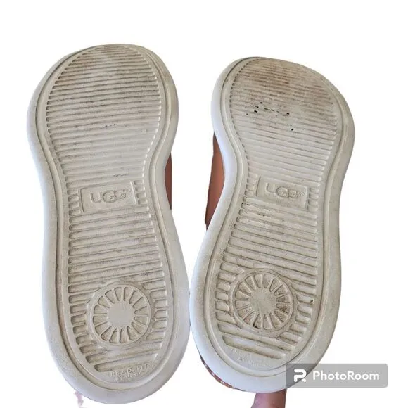 UGG  Neutra platform tennis shoes