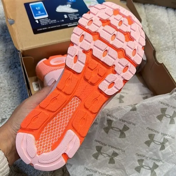 UNDER ARMOUR - Infinite 3 Running Shoes